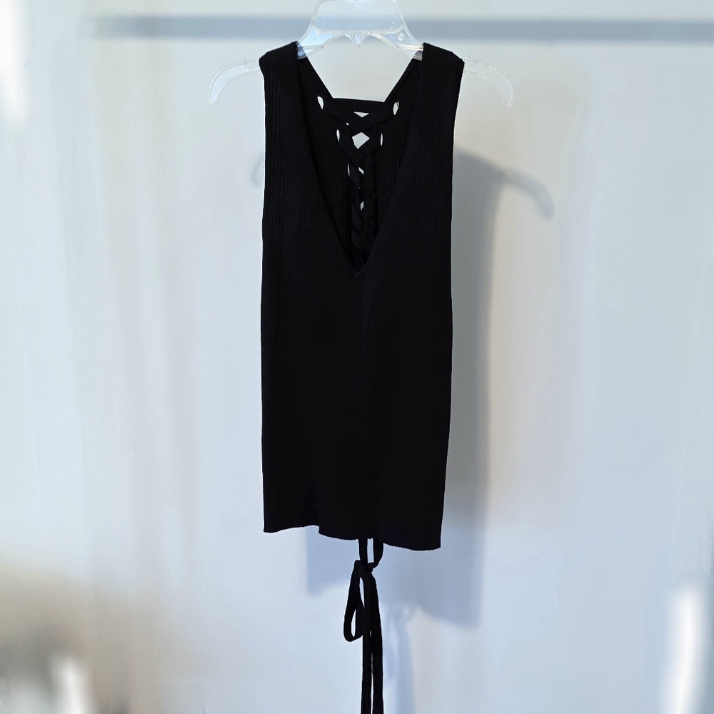 Zara Knit Black Ribbed V-Neck Tank Top Size M